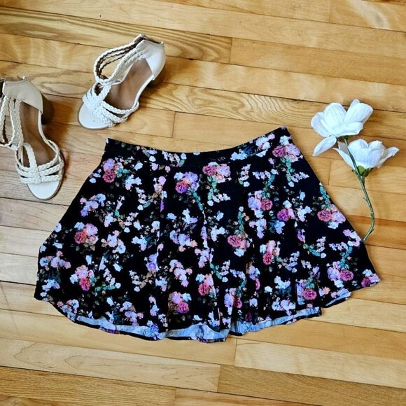 Decree Dresses & Skirts - Decree floral skater skirt